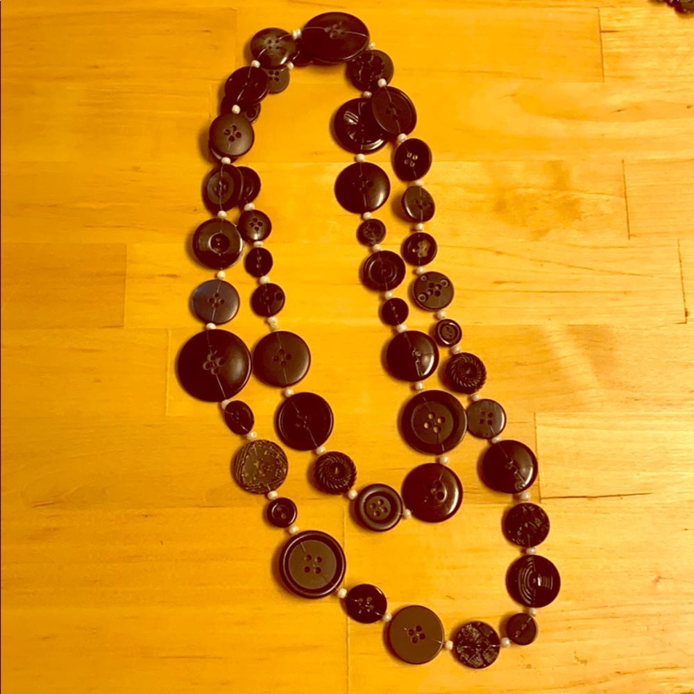 Button necklace